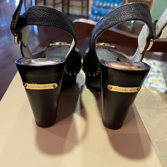 Michael lord charm sling brown 6.5 M new in box - Picture 5 of 5